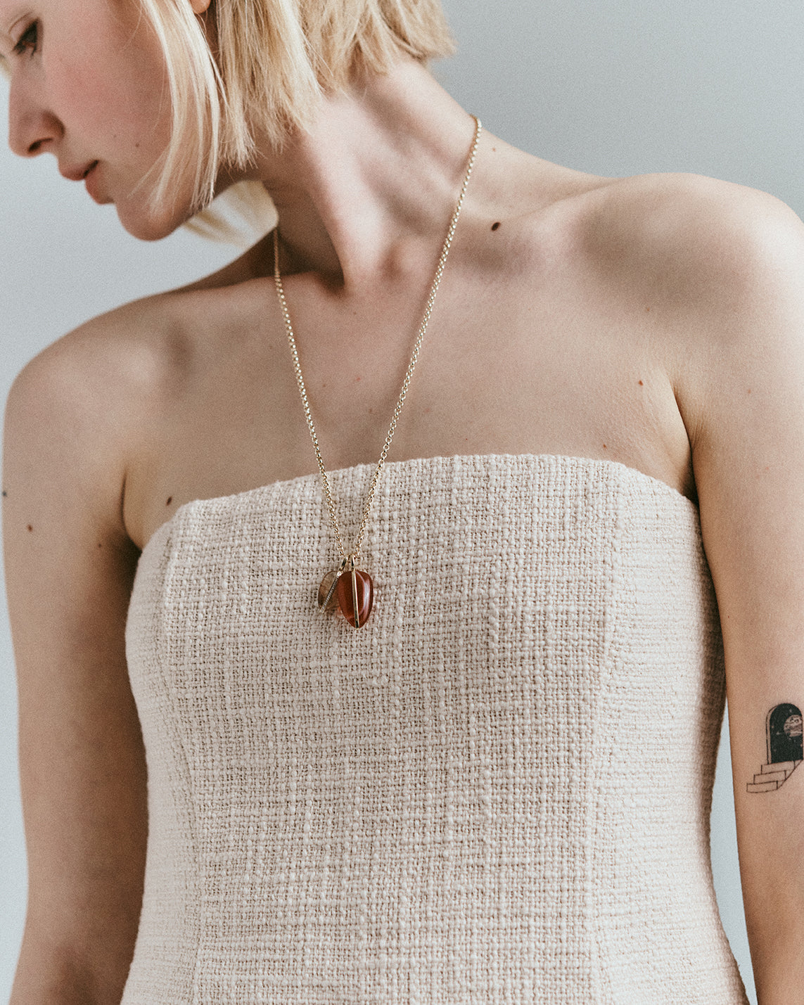Large Pebble Pendant in Red Carnelian | 14K