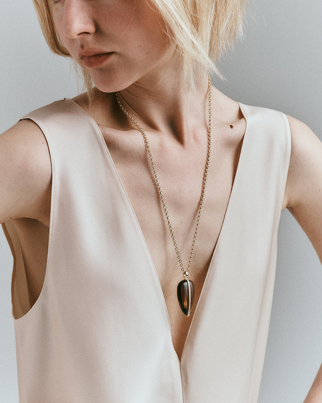 XL Diamond Pebble Pendant in Smokey Quartz | 14K