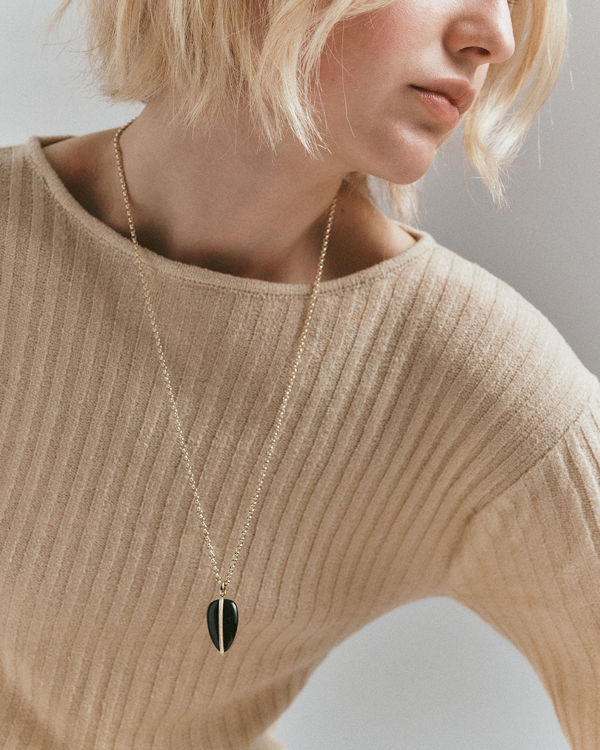 Large Diamond Pebble Pendant in Black Onyx | 14K