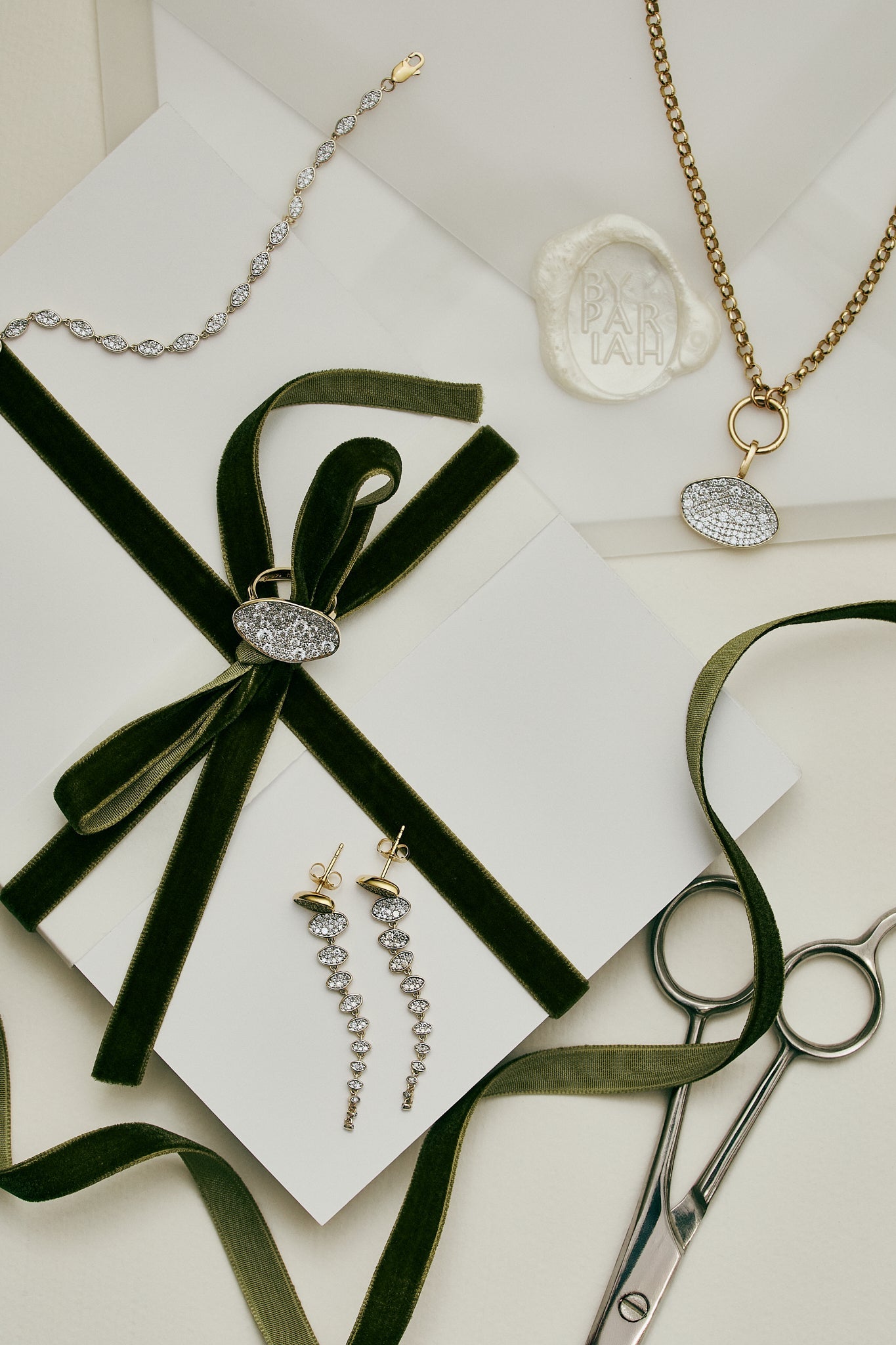 BY_PARIAH_GIFTING_10.jpg?crop=